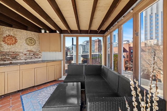 25 Phillips St PH, Boston, MA 02114