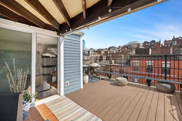 25 Phillips St PH, Boston, MA 02114
