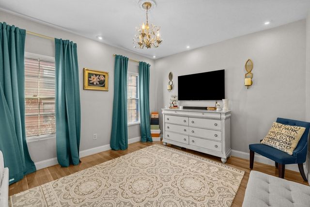 25 Phillips St PH, Boston, MA 02114