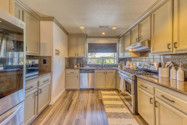 1066 Eagle Drive, Salinas, CA 93905