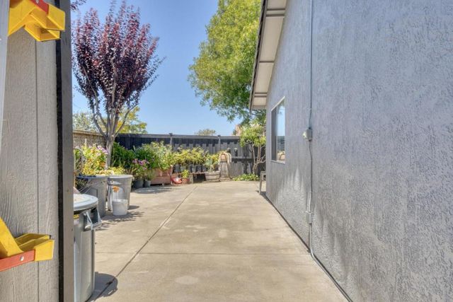 1066 Eagle Drive, Salinas, CA 93905