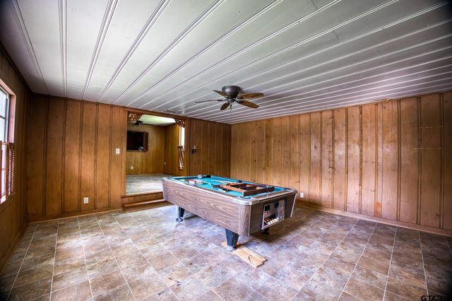 407 E Kolstad, Palestine, TX 75801