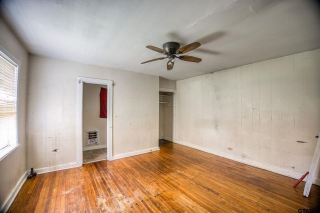 407 E Kolstad, Palestine, TX 75801
