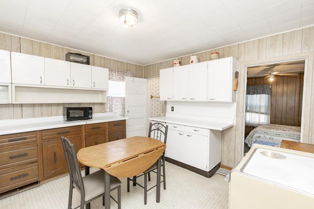 255 4th Avenue NE, Valley City, ND 58072