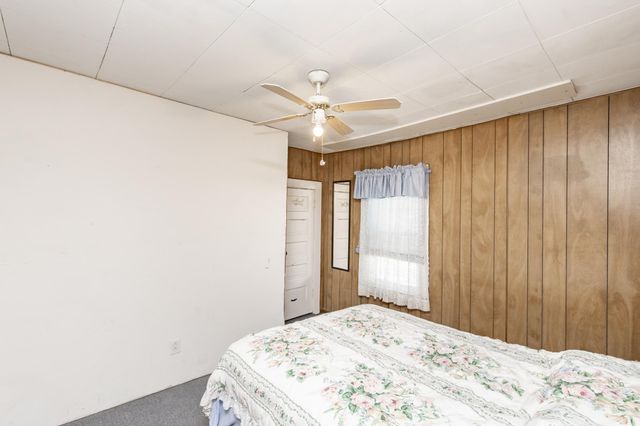 255 4th Avenue NE, Valley City, ND 58072