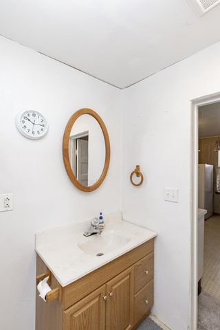 255 4th Avenue NE, Valley City, ND 58072