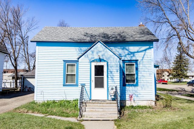 255 4th Avenue NE, Valley City, ND 58072