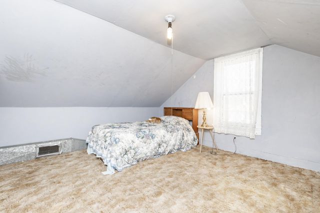 255 4th Avenue NE, Valley City, ND 58072