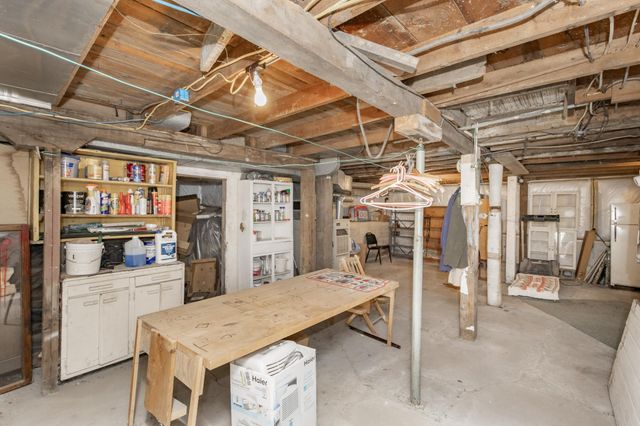 255 4th Avenue NE, Valley City, ND 58072