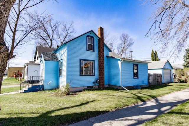 255 4th Avenue NE, Valley City, ND 58072