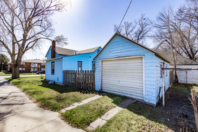 255 4th Avenue NE, Valley City, ND 58072