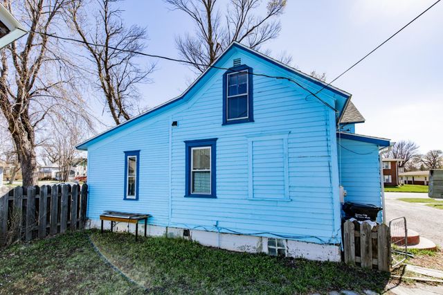 255 4th Avenue NE, Valley City, ND 58072