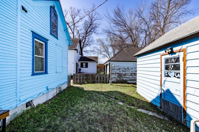 255 4th Avenue NE, Valley City, ND 58072