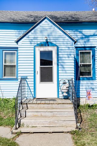 255 4th Avenue NE, Valley City, ND 58072