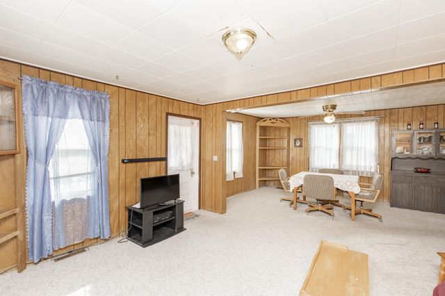 255 4th Avenue NE, Valley City, ND 58072