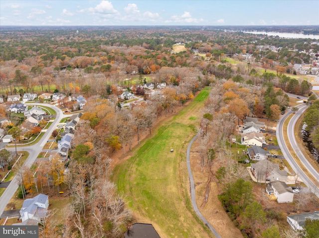 4 DOG LEG CT, Berlin, MD 21811