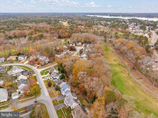 4 DOG LEG CT, Berlin, MD 21811