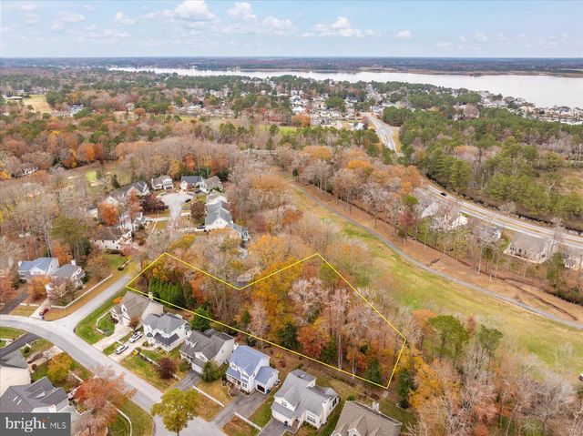 4 DOG LEG CT, Berlin, MD 21811