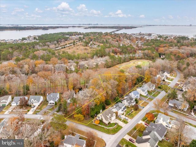 4 DOG LEG CT, Berlin, MD 21811