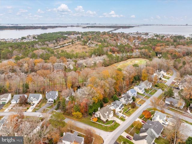 4 DOG LEG CT, Berlin, MD 21811