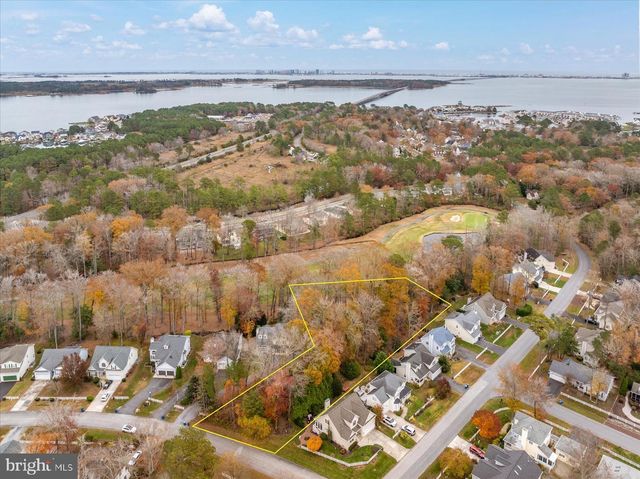 4 DOG LEG CT, Berlin, MD 21811