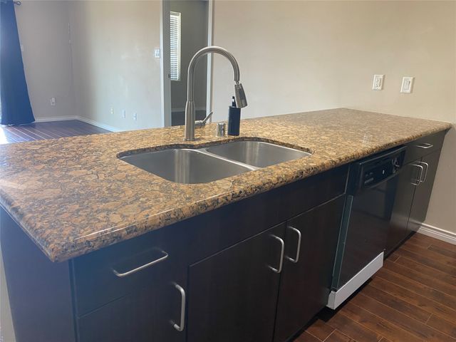 1100 W Trinity Mills Road 4046, Carrollton, TX 75006