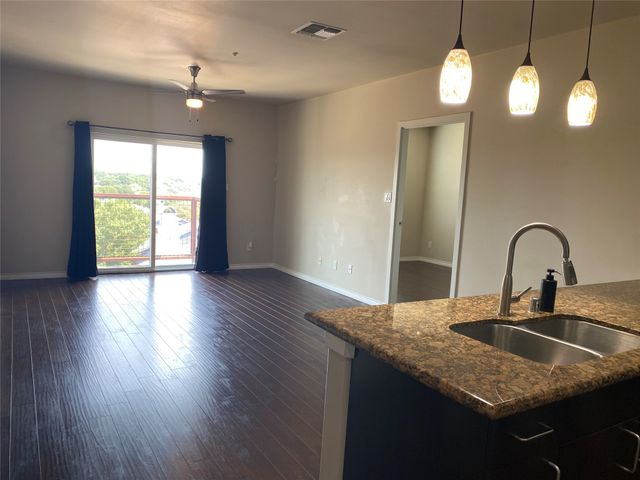 1100 W Trinity Mills Road 4046, Carrollton, TX 75006