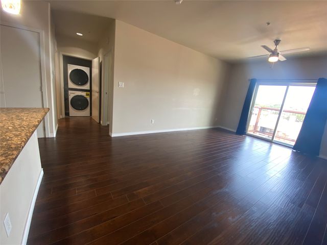 1100 W Trinity Mills Road 4046, Carrollton, TX 75006