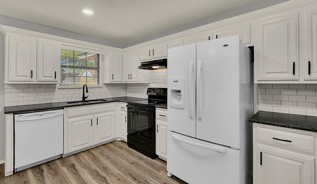 233 Thompson Circle, Lorena, TX 76655