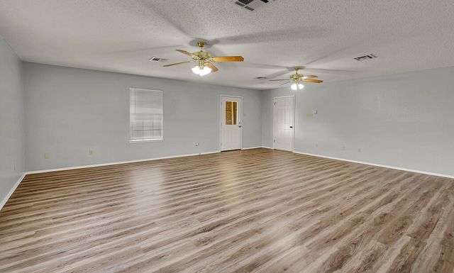 233 Thompson Circle, Lorena, TX 76655