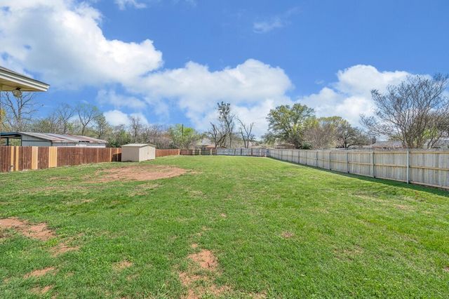 233 Thompson Circle, Lorena, TX 76655