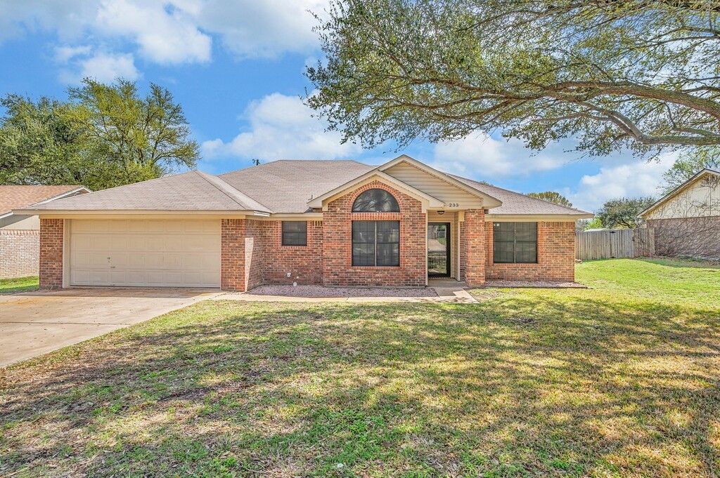 233 Thompson Circle, Lorena, TX 76655