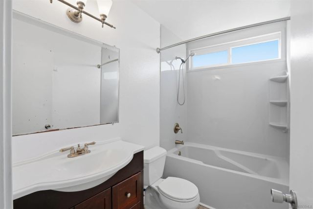 405 Joann Circle, Vista, CA 92084