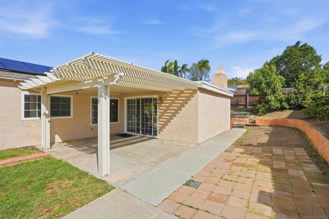 405 Joann Circle, Vista, CA 92084