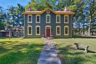 2535 Fife Dr., Upper St Clair, PA 15241