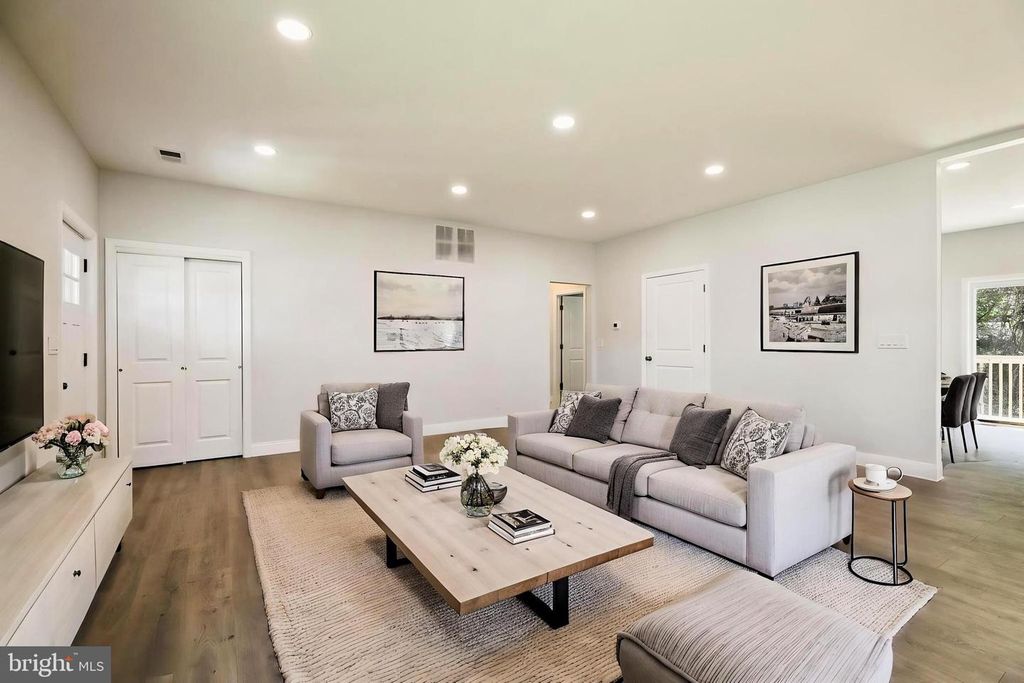 209 PARKINSON AVE, Hamilton, NJ 08610