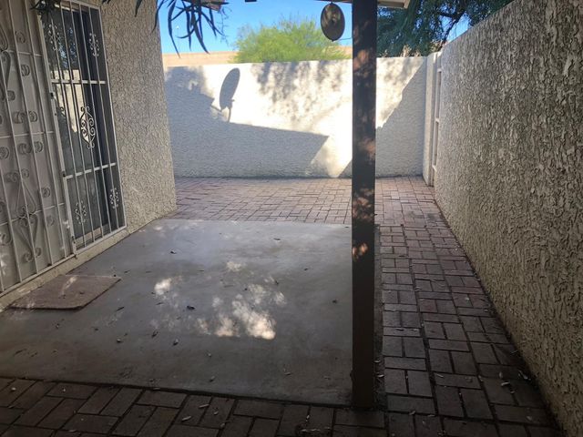 2616 W Joan De Arc Avenue, Phoenix, AZ 85029