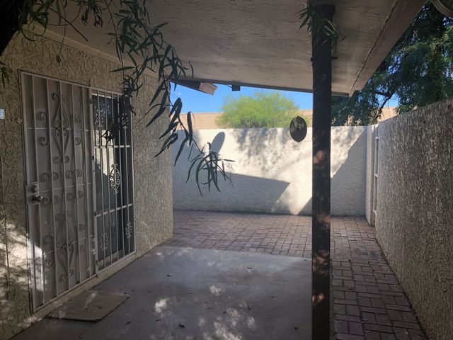 2616 W Joan De Arc Avenue, Phoenix, AZ 85029