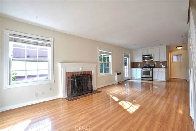 1105 N Beverly Glen, Los Angeles, CA 90077