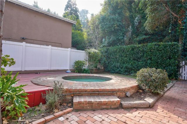1105 N Beverly Glen, Los Angeles, CA 90077