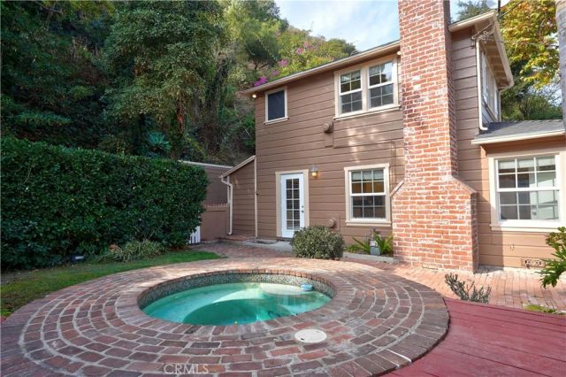 1105 N Beverly Glen, Los Angeles, CA 90077