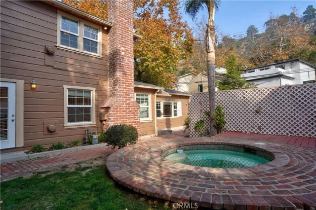 1105 N Beverly Glen, Los Angeles, CA 90077