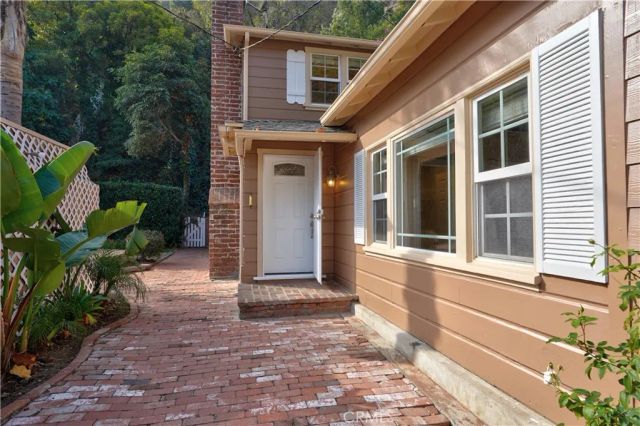 1105 N Beverly Glen, Los Angeles, CA 90077