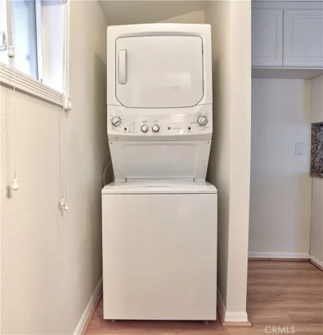 1105 N Beverly Glen, Los Angeles, CA 90077