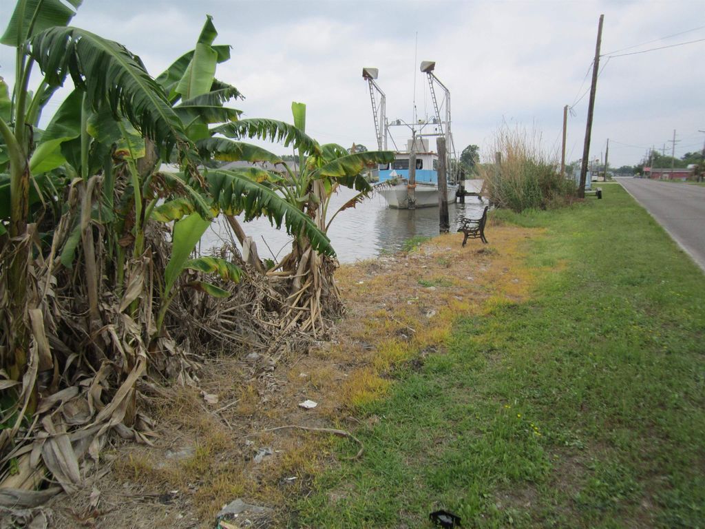 Hwy 1, Galliano, LA 70354