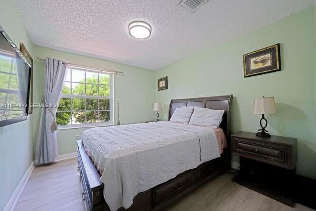9770 Scribner Lane, Wellington, FL 33414