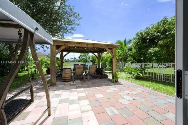 9770 Scribner Lane, Wellington, FL 33414