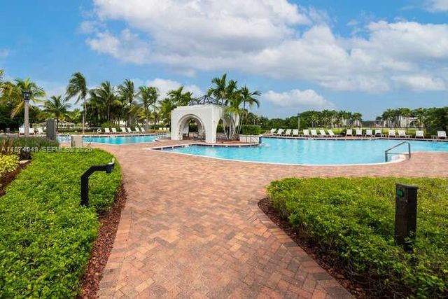 9770 Scribner Lane, Wellington, FL 33414