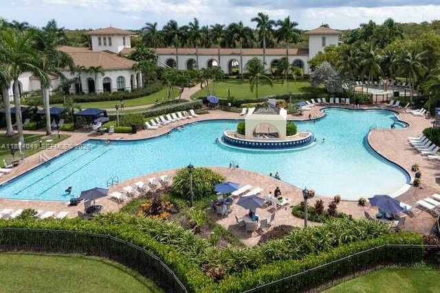 9770 Scribner Lane, Wellington, FL 33414