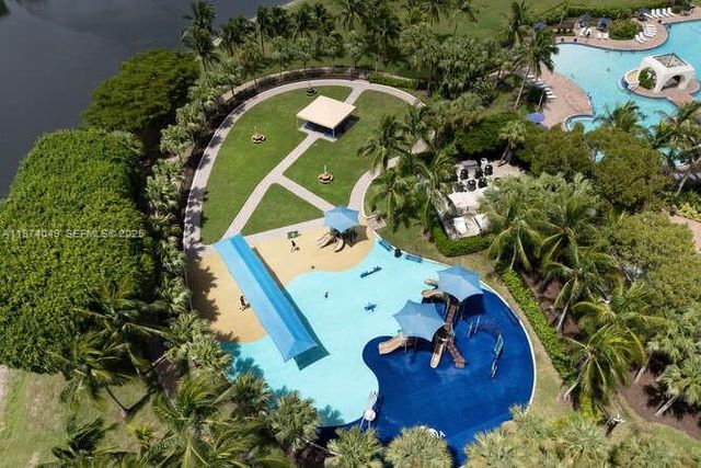 9770 Scribner Lane, Wellington, FL 33414